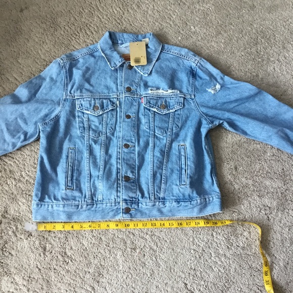 Levi’s Distressed Ex Boyfriend Trucker Jean Jacket NWT - Picture 6 of 10
